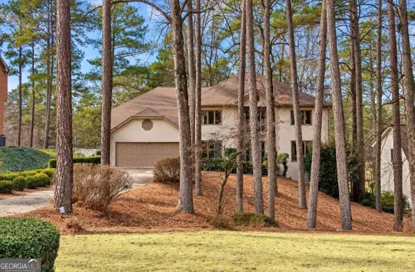 2225 Roxburgh Drive, Roswell, GA 30076