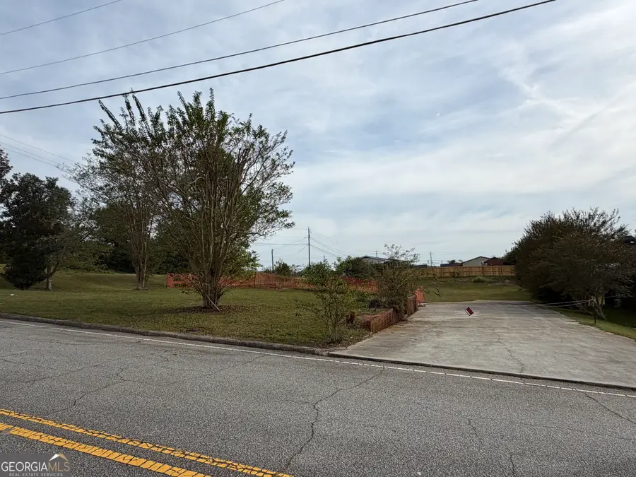 2 Colonial Drive, Newnan, GA 30263 - #2