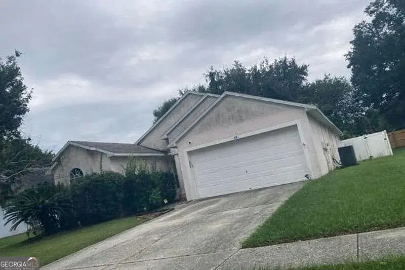 421 Henderson Avenue, Seffner, FL 33584 - #3