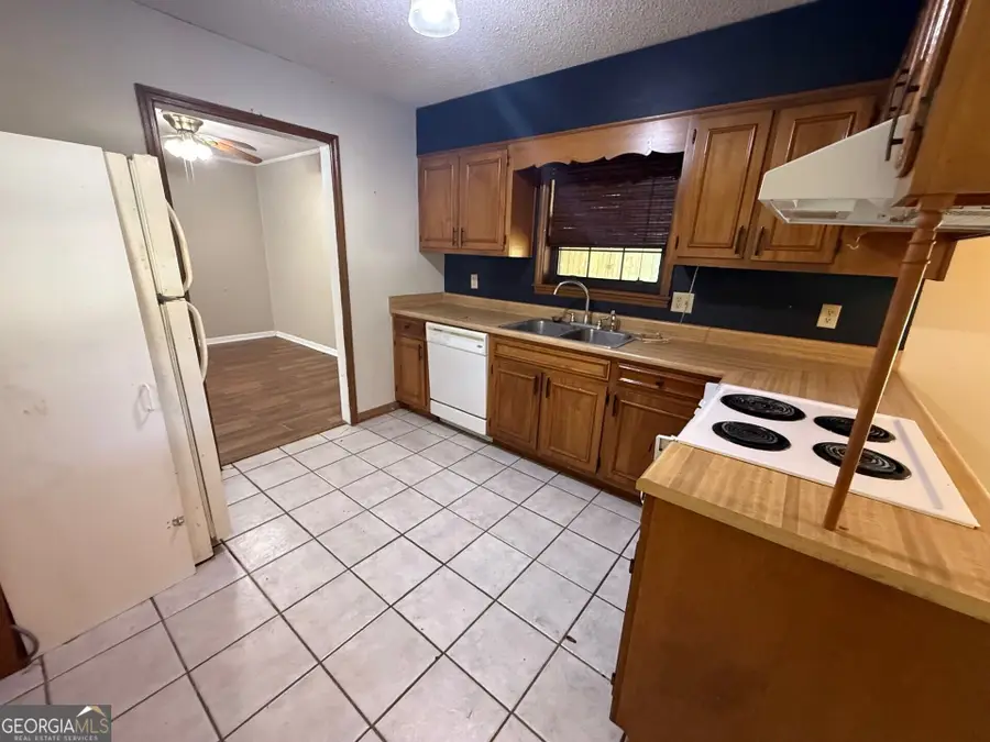 3427 Meadow Lane, Waycross, GA 31503 - #2