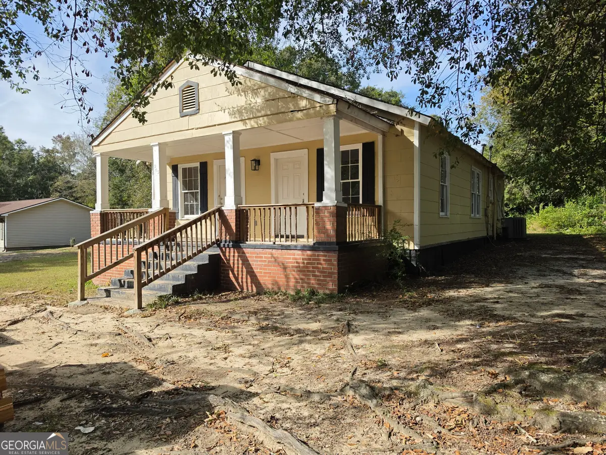143 Cherry Street, Barnesville, GA 30204 - #1