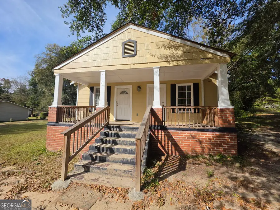 143 Cherry Street, Barnesville, GA 30204 - #2