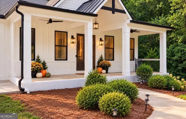 6052 Oak Hill Drive, Flowery Branch, GA 30542