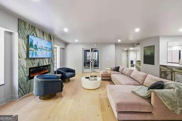 3648 Peachtree Road Ne #2E, Atlanta, GA 30319