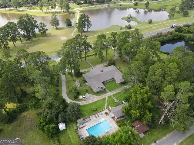 201 W Meadowlake Parkway, Swainsboro, GA 30401 - #2