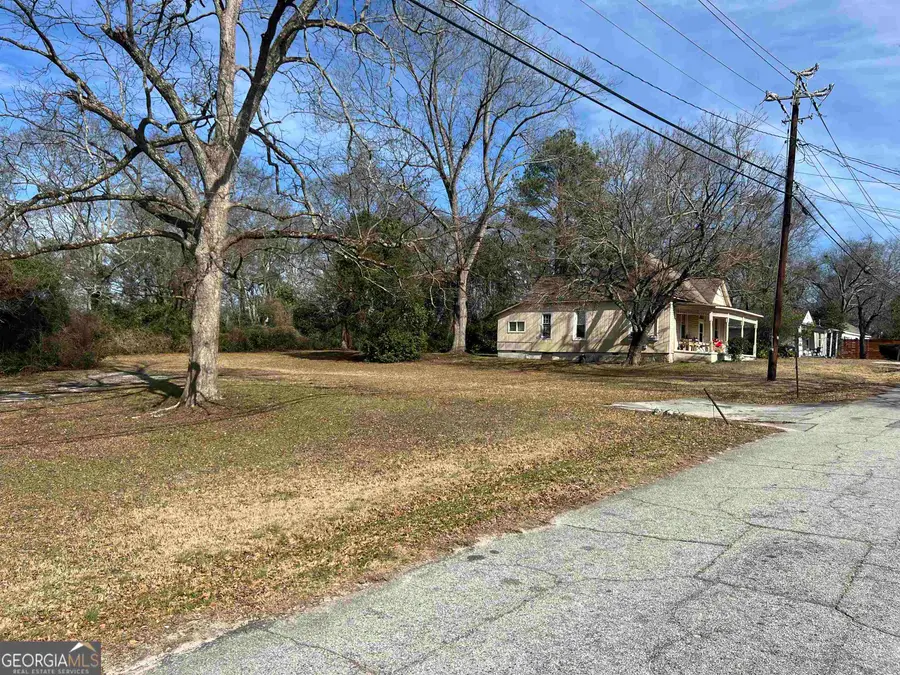 1110 Oakland Avenue, Conyers, GA 30012 - Image #3