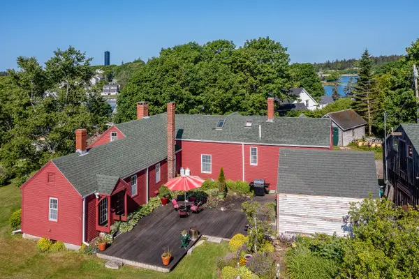 5 Chestnut Street, Vinalhaven, ME 04863