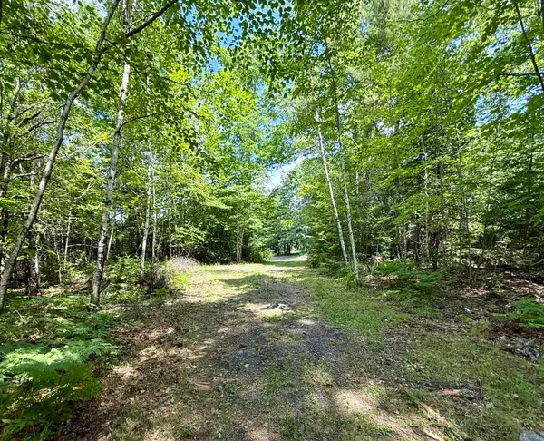 481 Airline Road, Baileyville, ME 04694