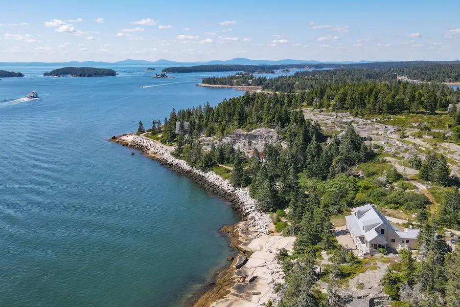 86 City Point Road, Vinalhaven, ME 04863 - #2