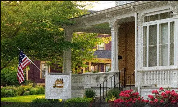 73 Talbot Avenue, Rockland, ME 04841