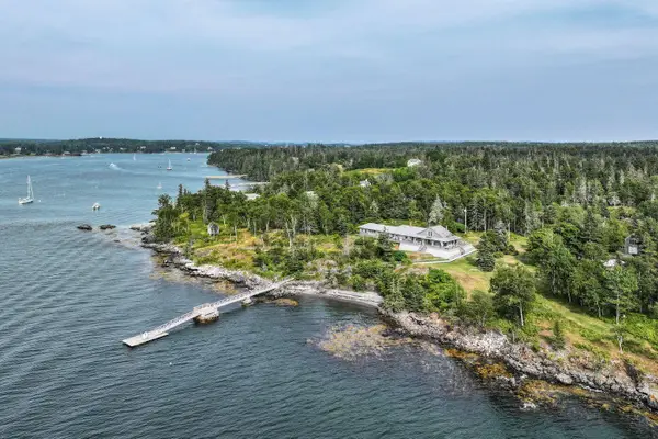 14 Kingsbury Point, Vinalhaven, ME 04863