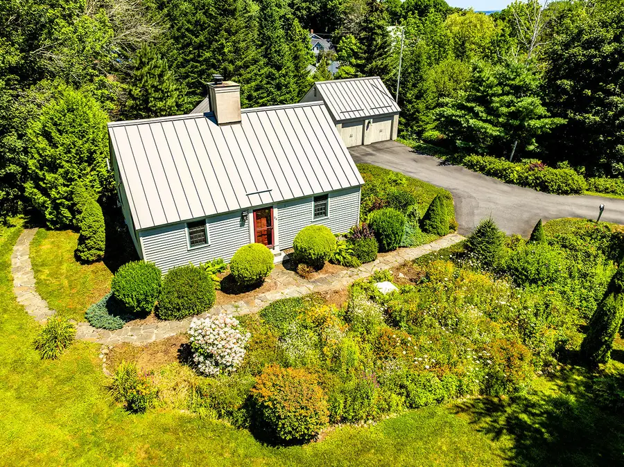 34 Curtis Avenue, Camden, ME 04843 - Image #3