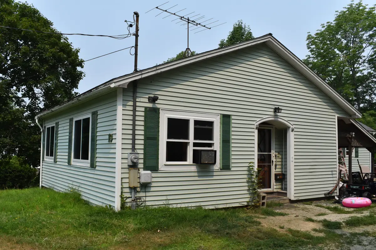 19 Pinkham Street, Lincoln, ME 04457 - Image #1
