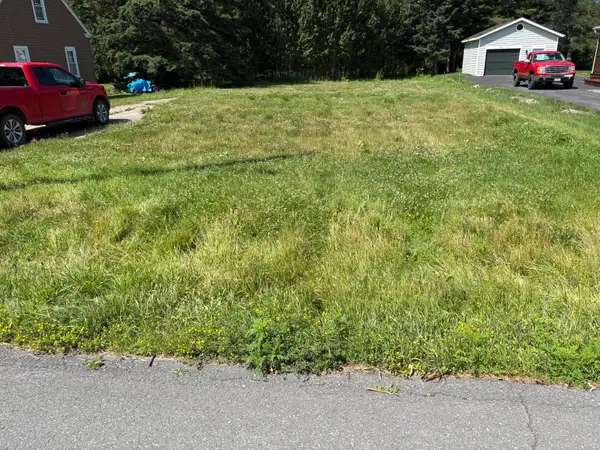 38 Elizabeth Street, Presque Isle, ME 04769