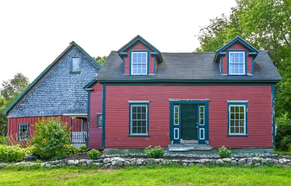 96 Main Street, Oxford, ME 04270