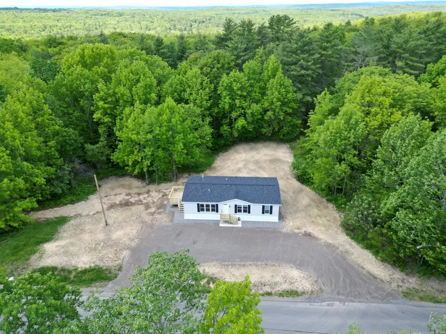 21 Lily's Way, Fairfield, ME 04937 - Image #3