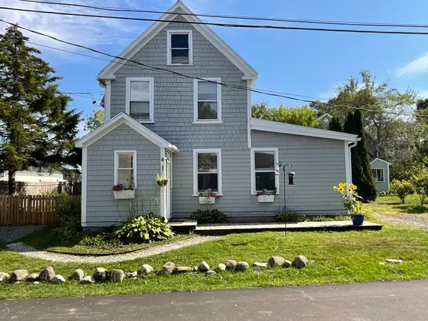 6 Otis Street, Searsport, ME 04974