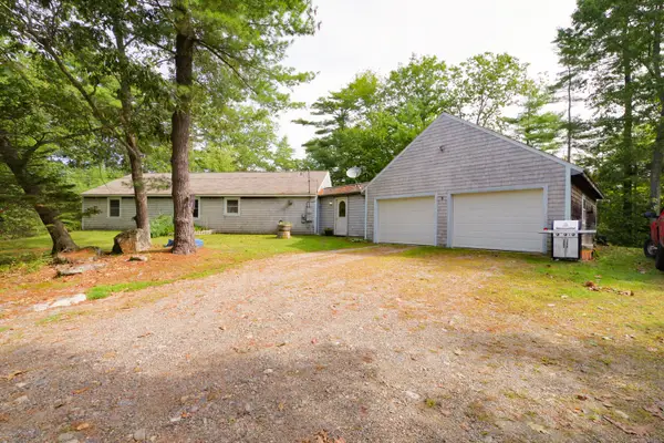 56 Gross Neck Road, Waldoboro, ME 04572