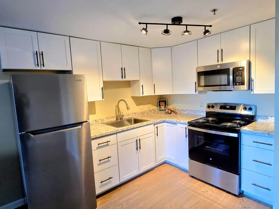 574 Main Street #111, Damariscotta, ME 04543 - Image #2