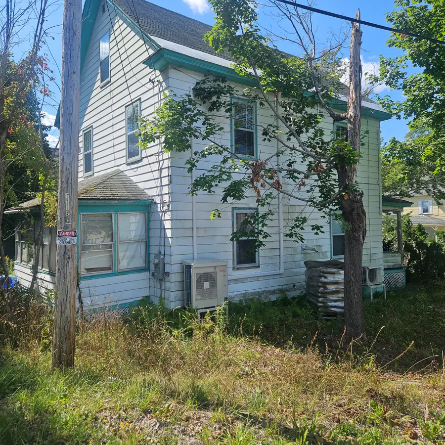 90 Elm Street, Millinocket, ME 04462 - Image #3