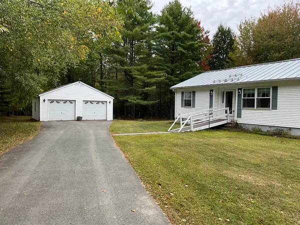 8 Cross Rd Road, Bradley, ME 04411