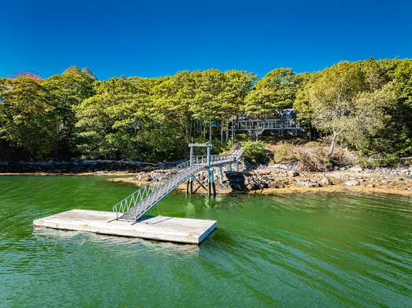 394 Hathorne Point Road, Cushing, ME 04563