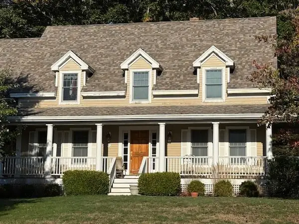 9 Jeffrey Drive, York, ME 03909