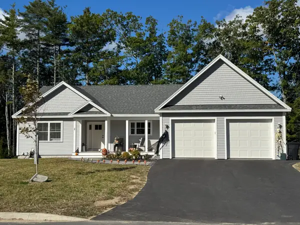 23 Forest Glen Lane, Topsham, ME 04086