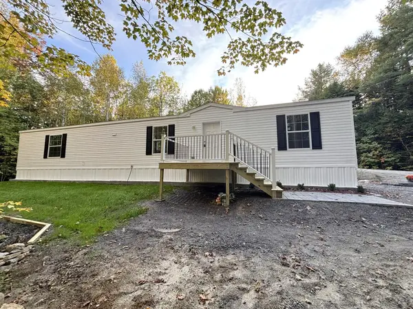 26 Round Stone Road, Mount Vernon, ME 04352