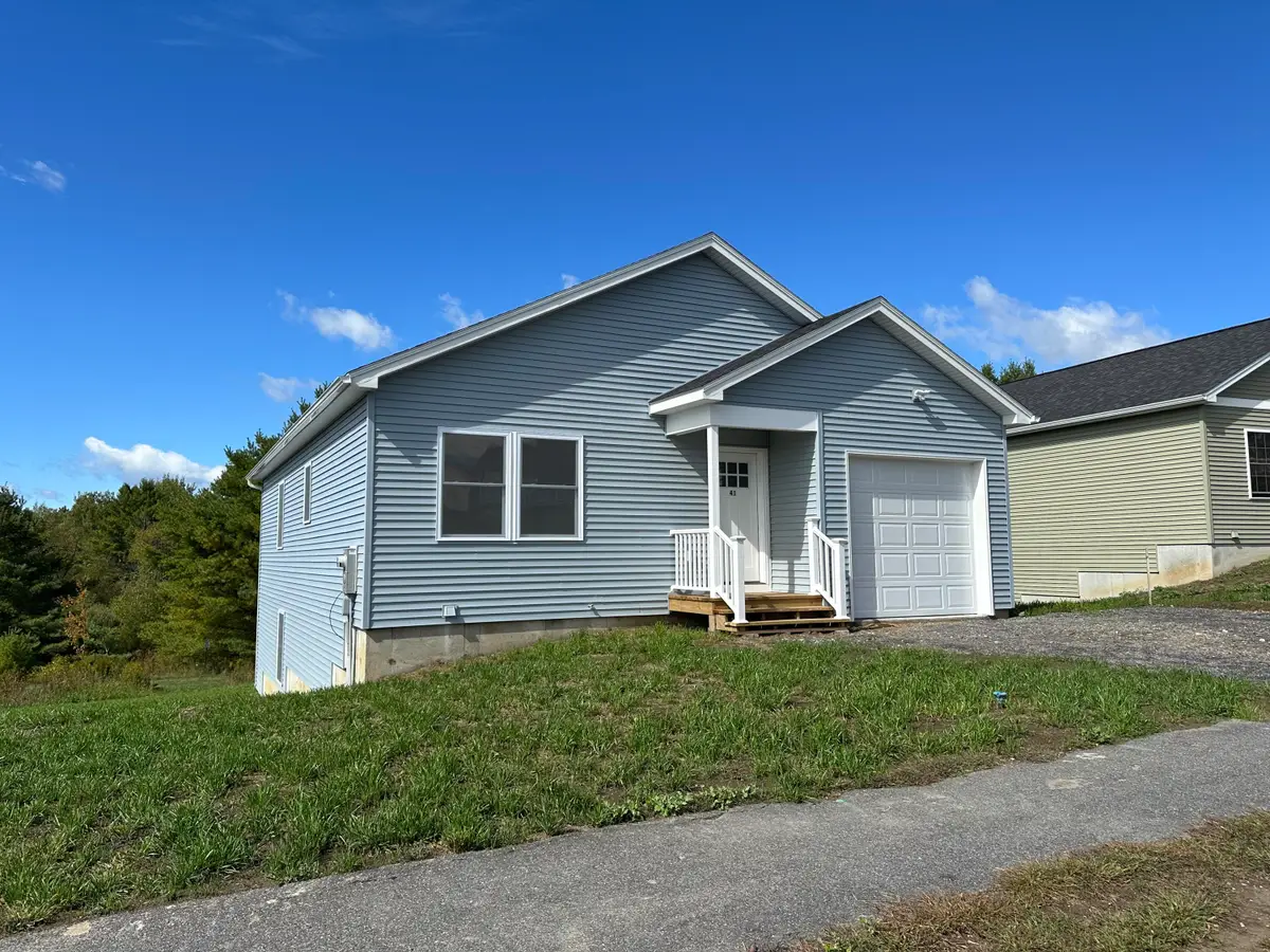 39 Village Circle, Augusta, ME 04330 - Image #1