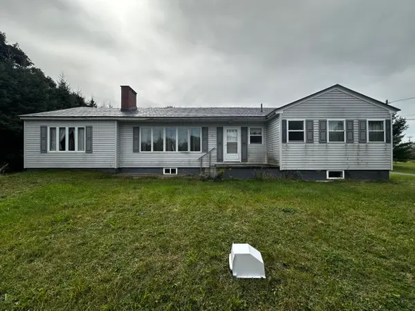 13 Montgomery Avenue, Caribou, ME 04736