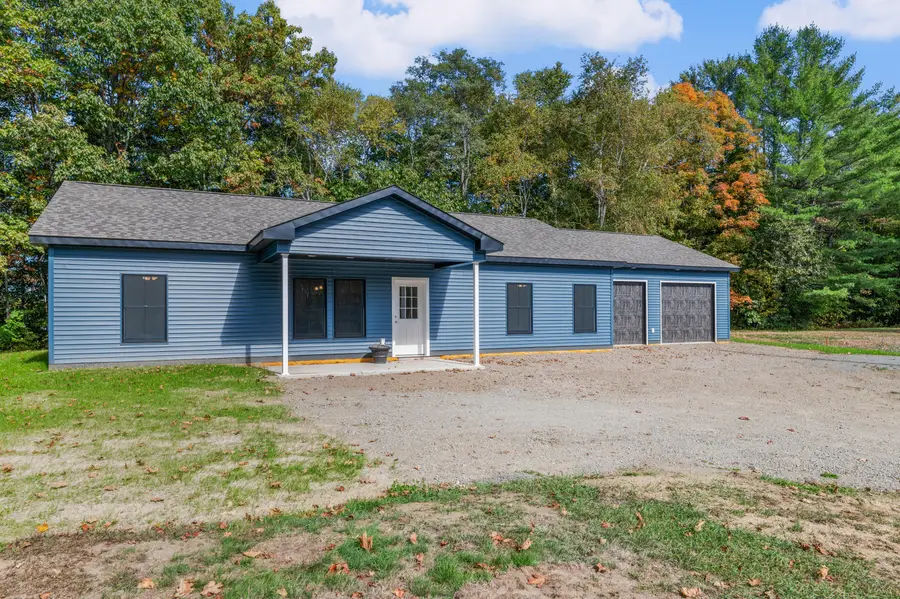 410 Peltoma Avenue, Pittsfield, ME 04967 - Image #2