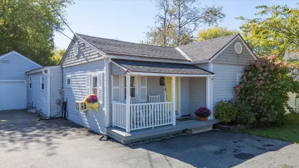 14 Thomaston Street, Rockland, ME 04841