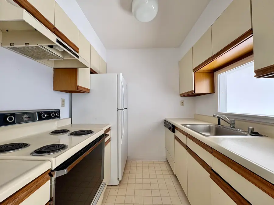 148 Breakwater Drive #204, South Portland, ME 04106 - Image #2