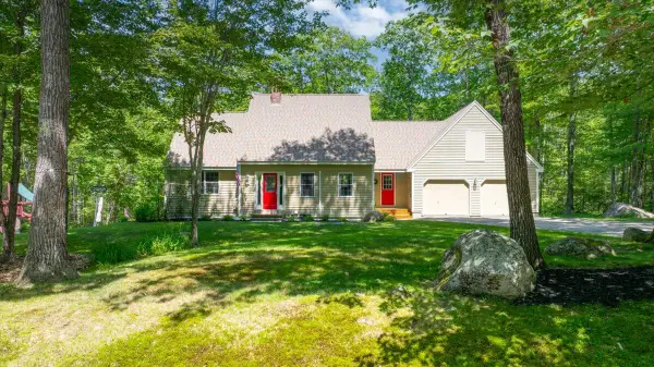 15 May Meadow Drive, Gray, ME 04039