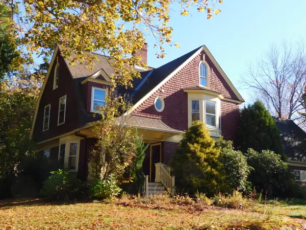 18 Monroe Street, Auburn, ME 04210