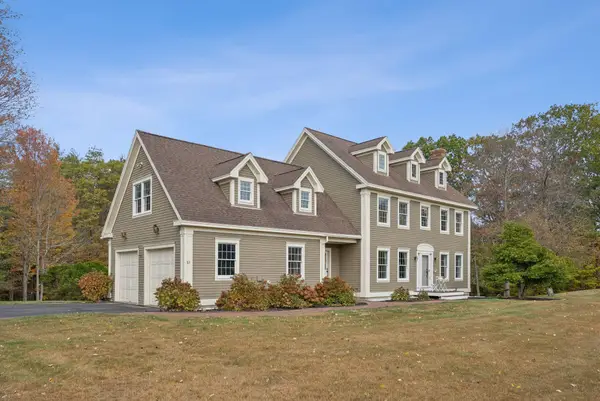 37 Sydneys Way, Gorham, ME 04038