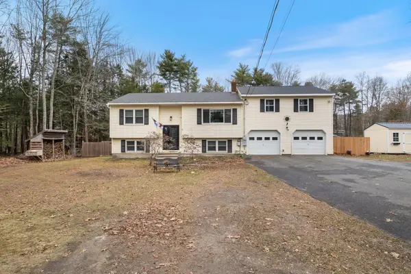 26 Bay Park Drive, Topsham, ME 04086