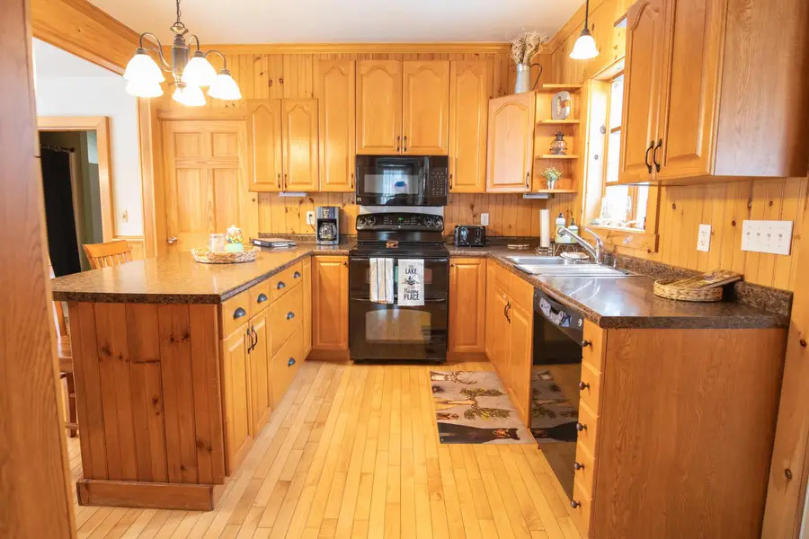 18 Washington Street, Greenville, ME 04441 - Image #3