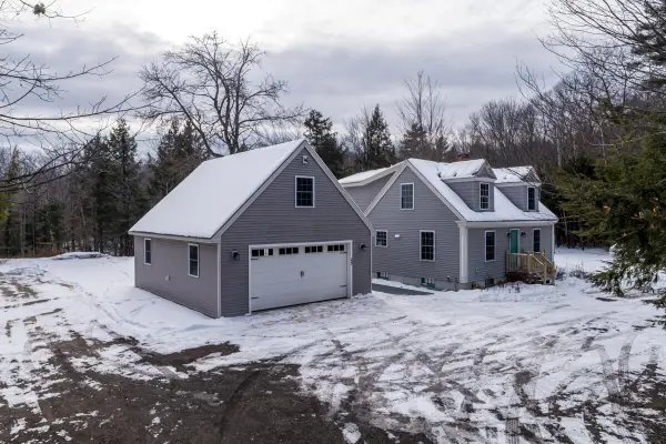 25 Allen Road, Pownal, ME 04069