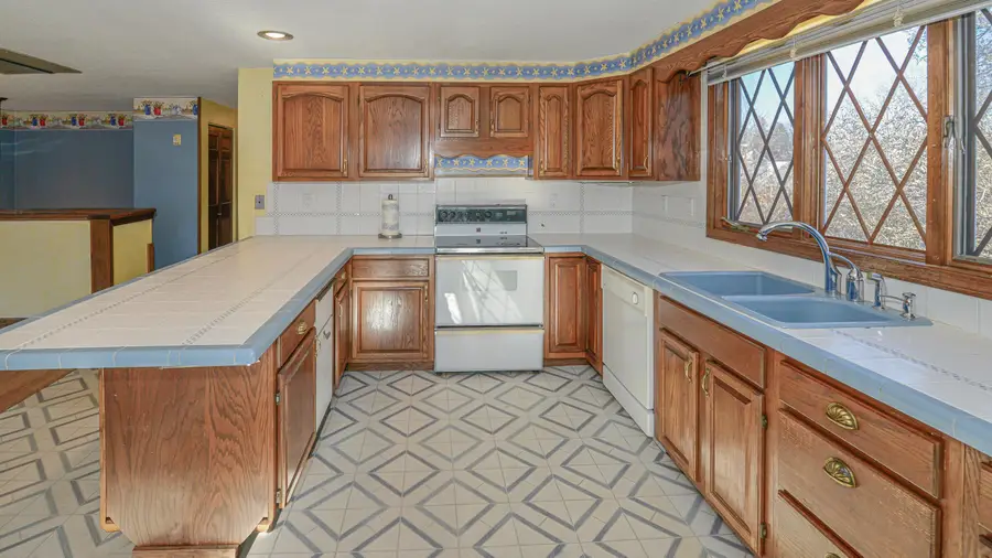 10 Arlington Avenue, Westbrook, ME 04092 - Image #3