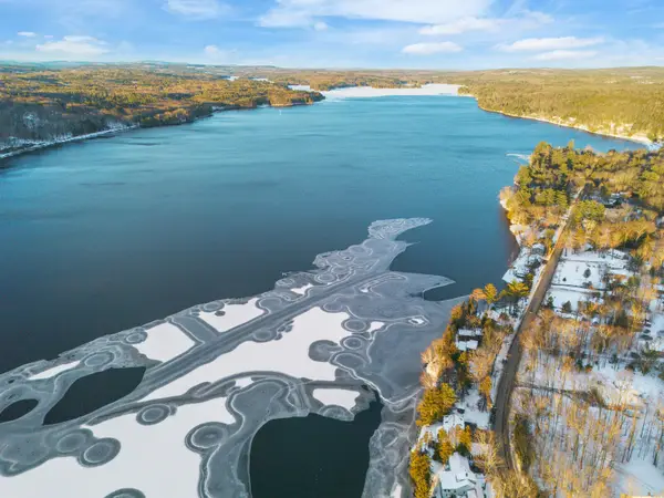 104 Memorial Drive, Winthrop, ME 04364