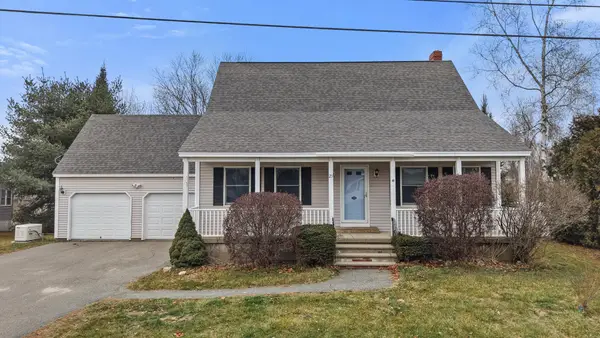 23 Horseshoe Lane, Hampden, ME 04444