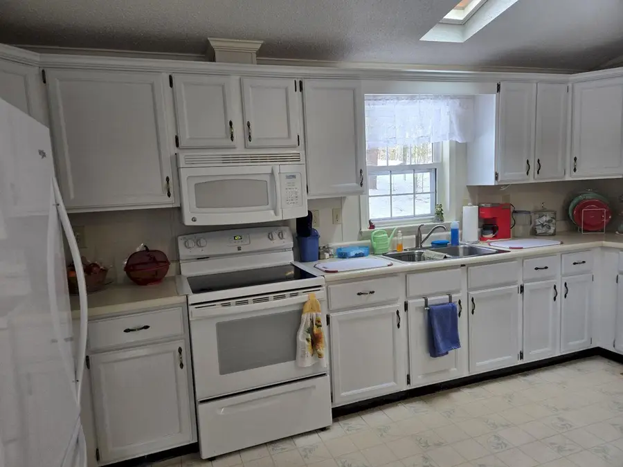 103 Galilee Road, Farmington, ME 04938 - Image #3