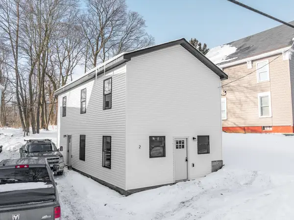2 Highland Avenue, Bangor, ME 04401
