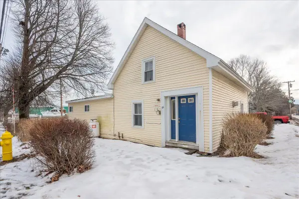80 Holmes Street, Rockland, ME 04841