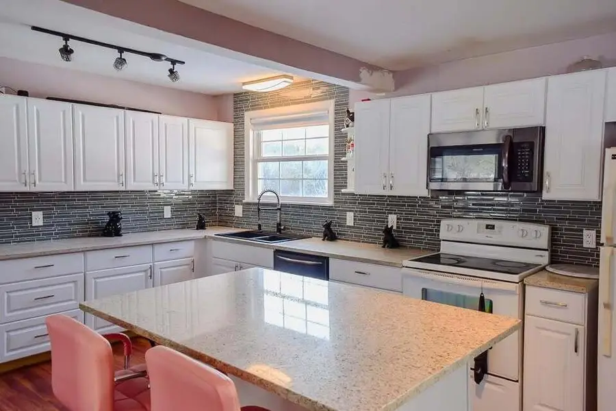 1114 Pushaw Road, Glenburn, ME 04401 - Image #3