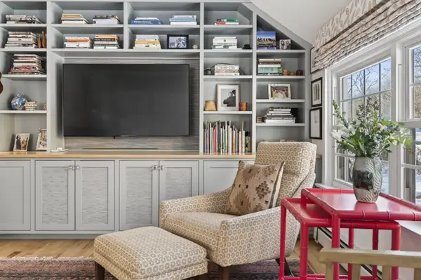 18 Woodcrest Road, Cape Elizabeth, ME 04107