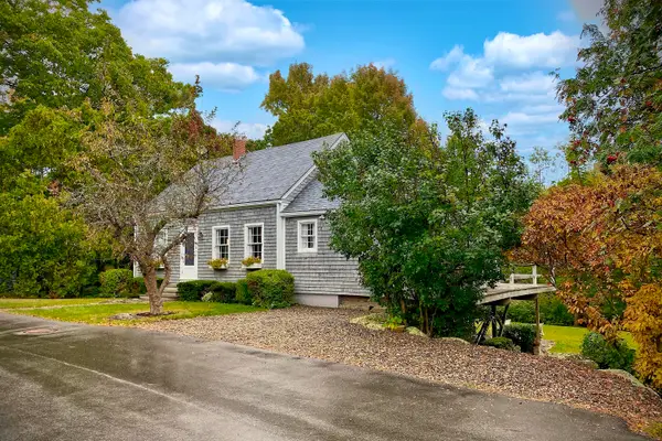 9 Limerock Street, Rockport, ME 04856