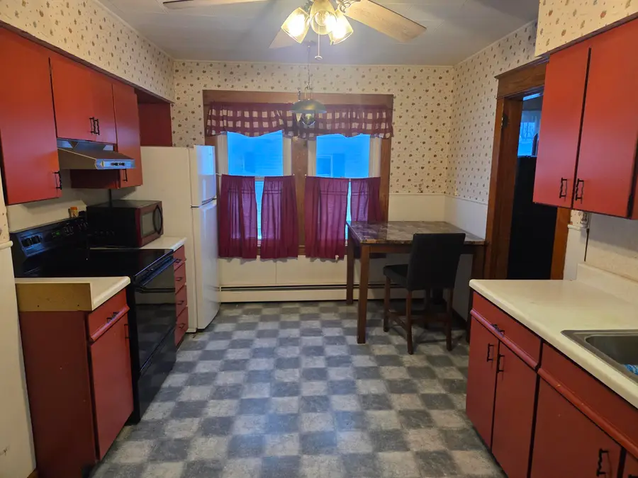 90 Bates Street, Millinocket, ME 04462 - Image #3